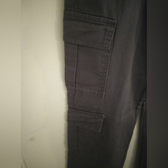 SHEIN Cargo Jeans - Picture 8 of 10